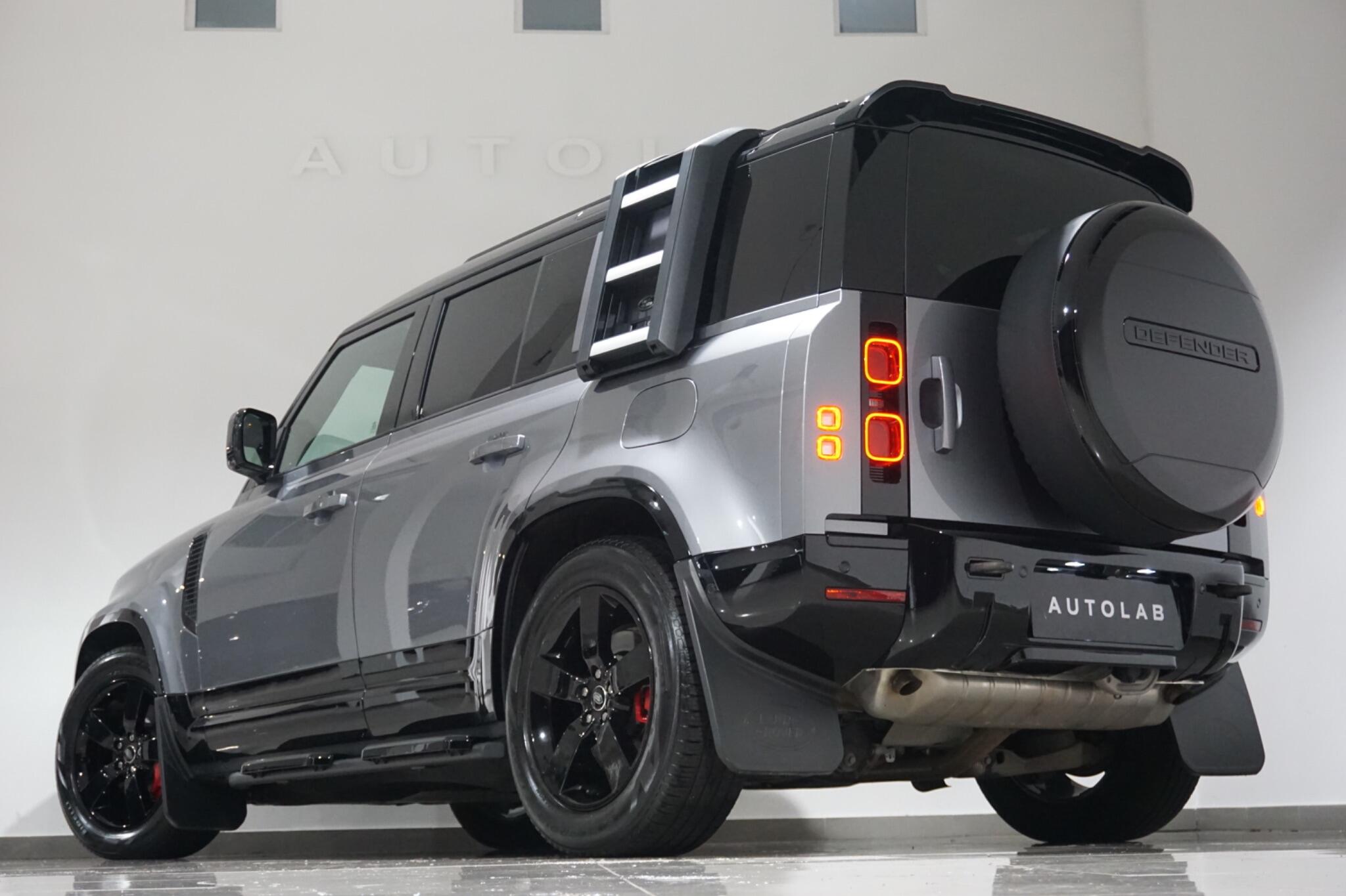 Land Rover Defender 110 2.0 P400e 15.4kWh X-Dynamic SE SUV 5dr Petrol Plug-in Hybrid Auto 4WD Euro 6 (s/s) (404 ps)